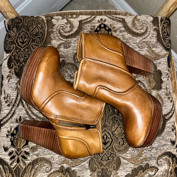 Gianni Bini Leather Ankle Boots - Picture 4 of 4